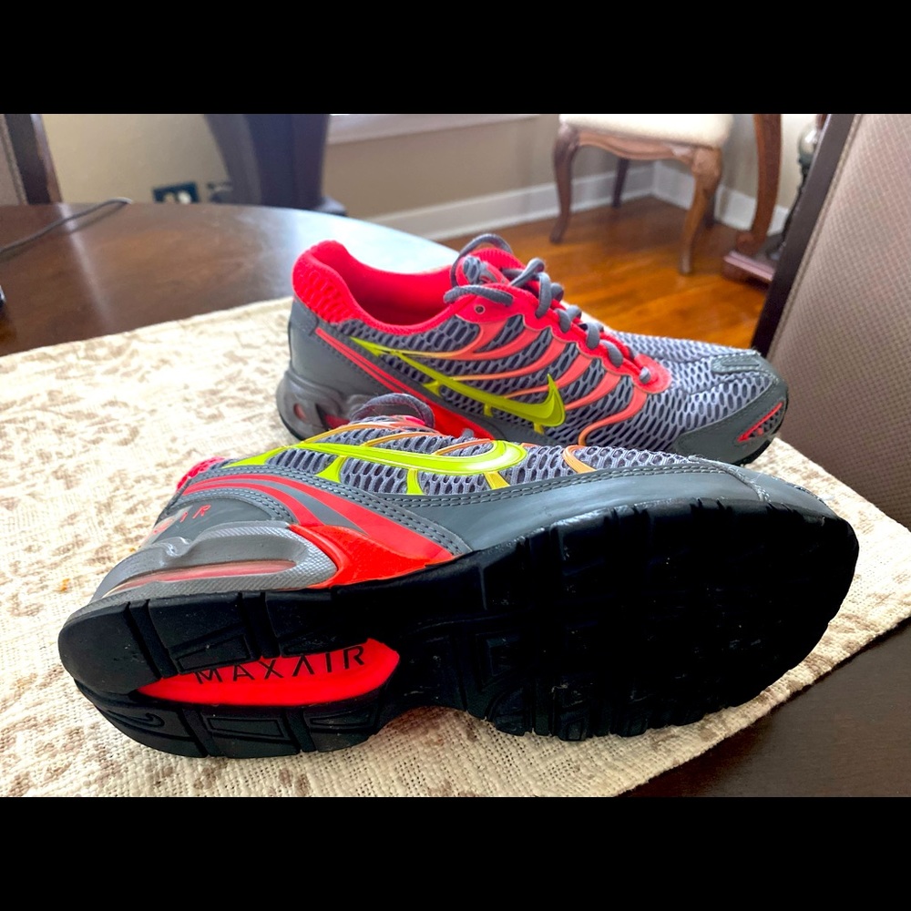 Nike women’s Air Max torch 4